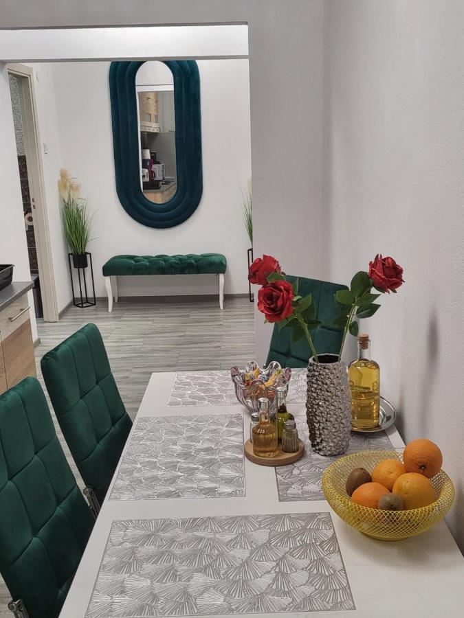 Apartament Nectaria Băile Herculane Exteriör bild