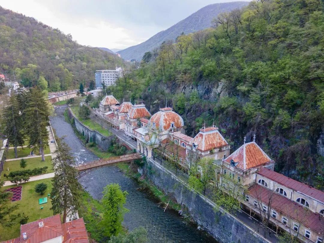 Apartament Nectaria Băile Herculane Exteriör bild